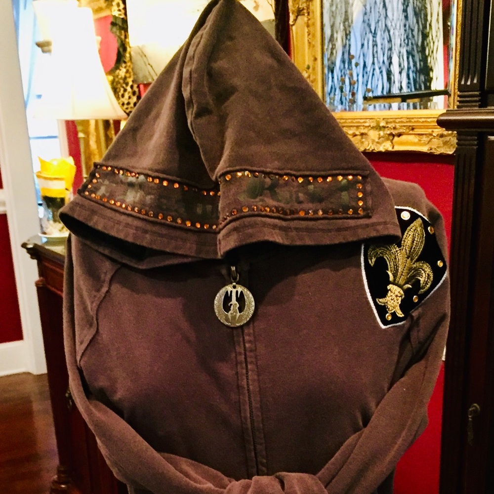 HOODIE - TREASURE ROCK 💪 - Picture 6 of 7